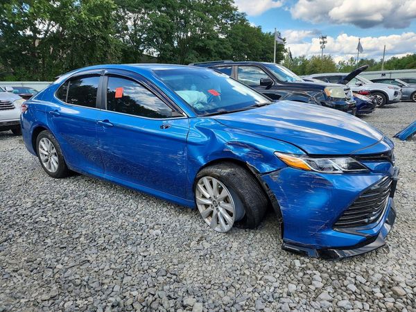 2020 TOYOTA CAMRY LE — Passenger 3/4