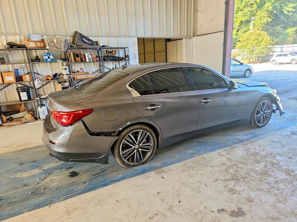 2015 INFINITI Q50