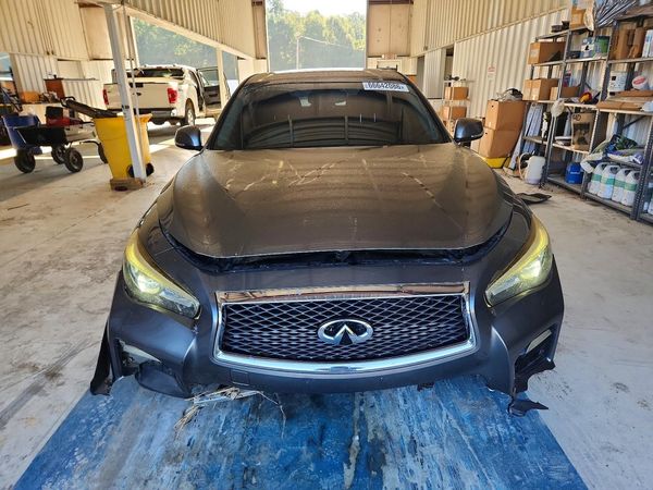 2015 INFINITI Q50