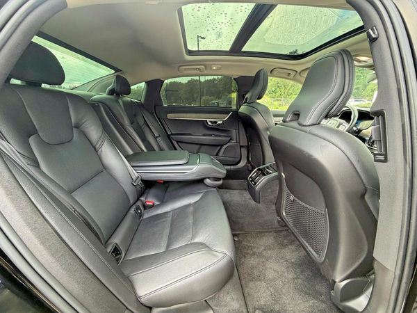 2023 VOLVO S90 Plus Bright with Climate