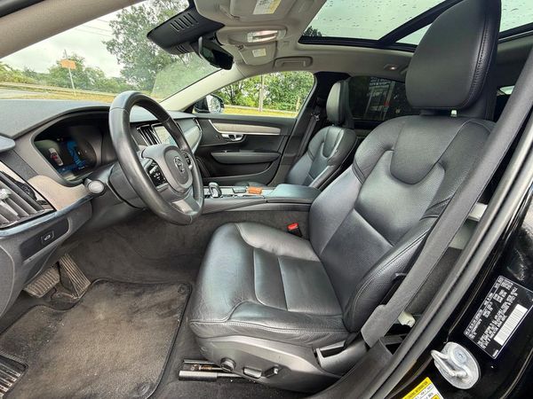 2023 VOLVO S90 Plus Bright with Climate