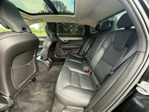 2023 VOLVO S90 Plus Bright with Climate