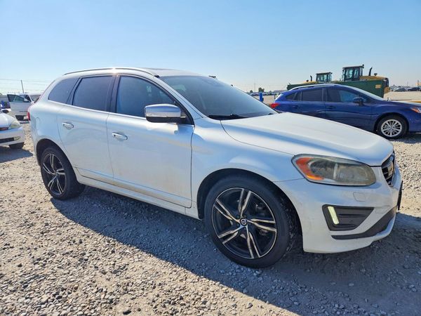 2017 VOLVO XC60