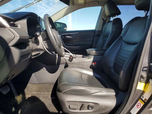 2019 TOYOTA RAV4 XLE Premium