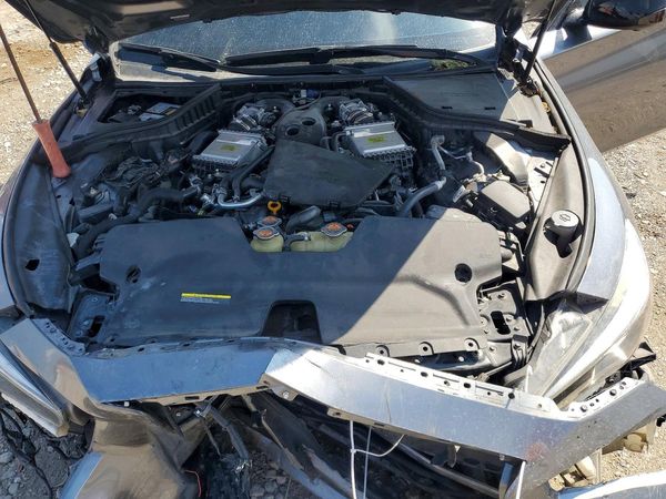 2018 INFINITI Q50 — Engine bay