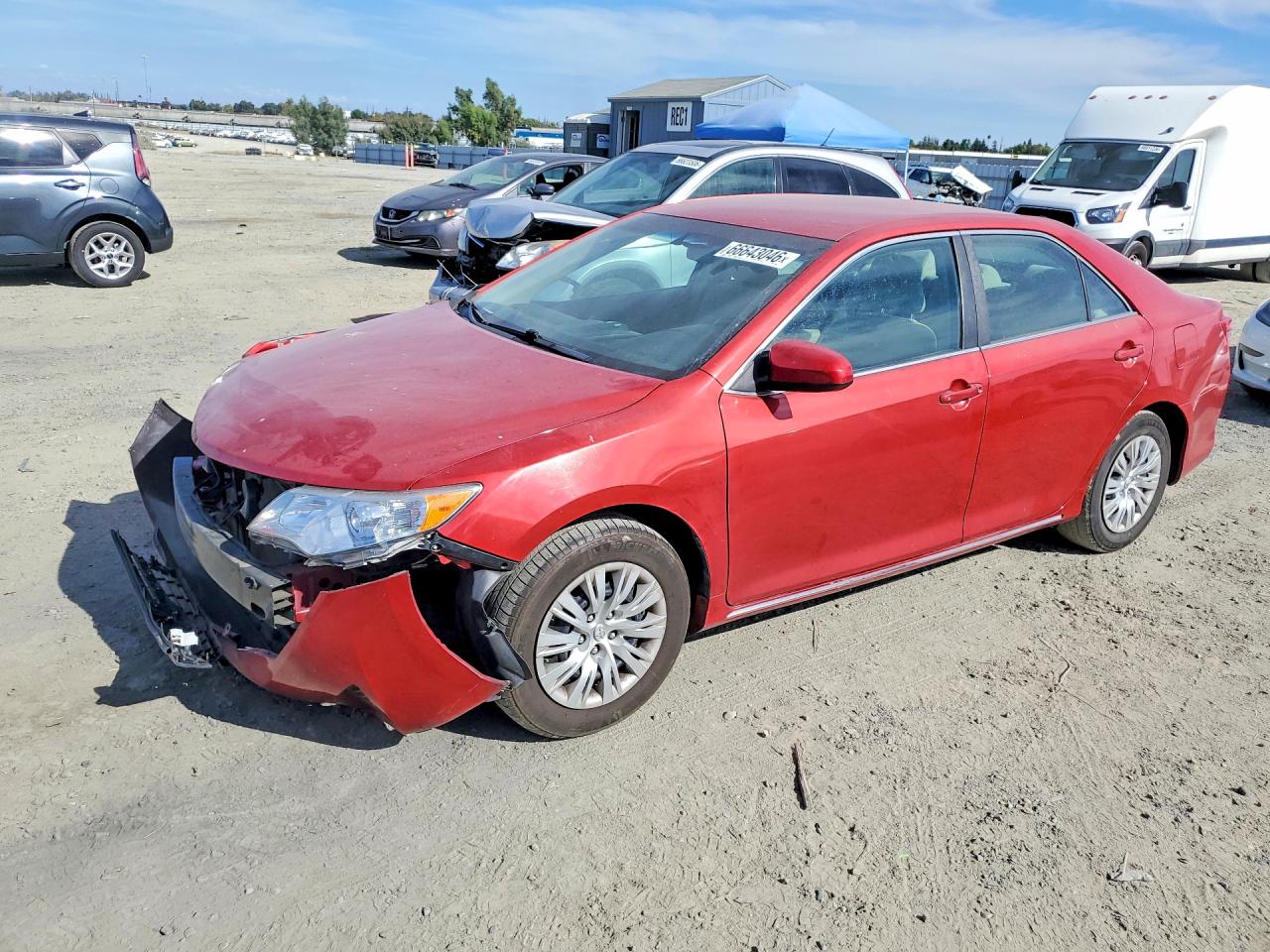 2013 TOYOTA CAMRY — Front 3/4