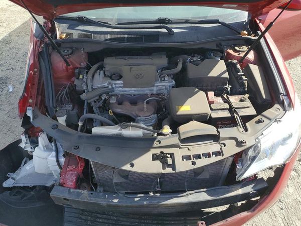 2013 TOYOTA CAMRY — Engine bay