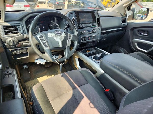 2024 NISSAN TITAN