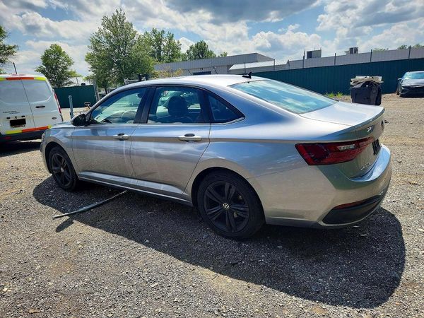 2022 VOLKSWAGEN JETTA SE w/ Sunroof