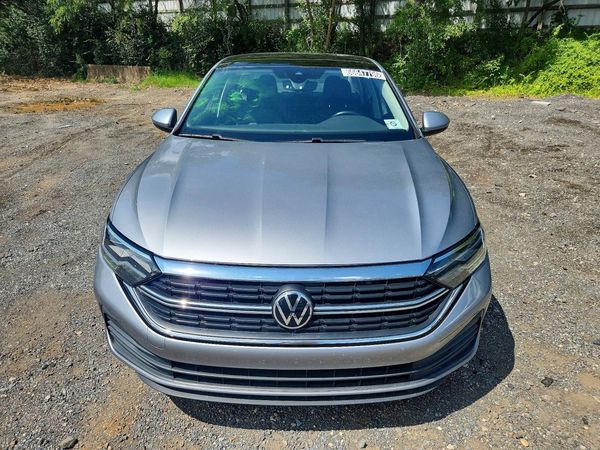 2022 VOLKSWAGEN JETTA SE w/ Sunroof
