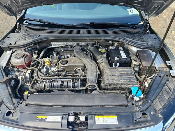 2022 VOLKSWAGEN JETTA SE w/ Sunroof