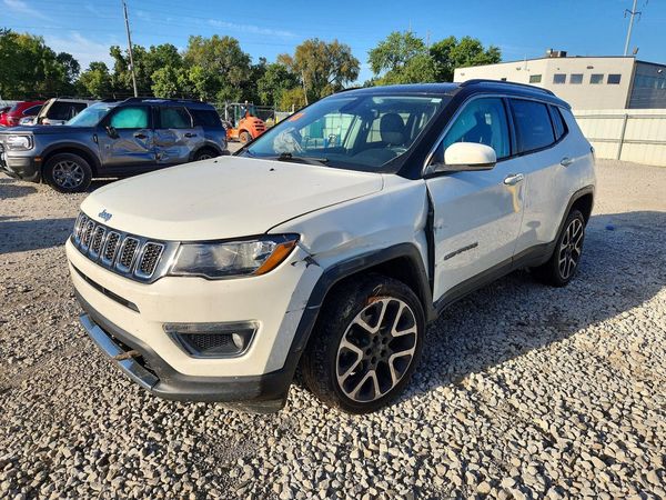 2018 JEEP COMPASS Limited — Front 3/4