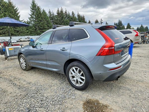 2018 VOLVO XC60 Momentum