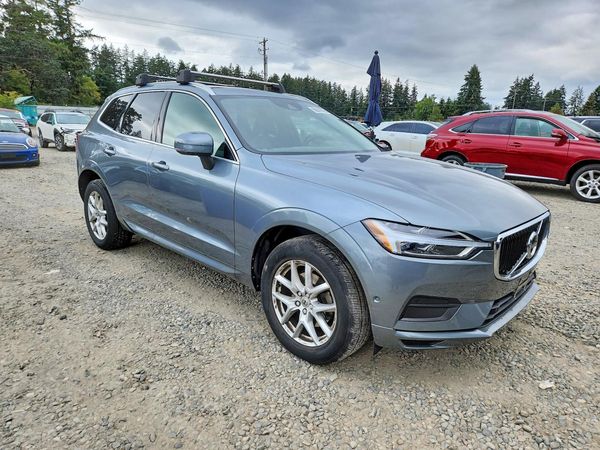 2018 VOLVO XC60 Momentum