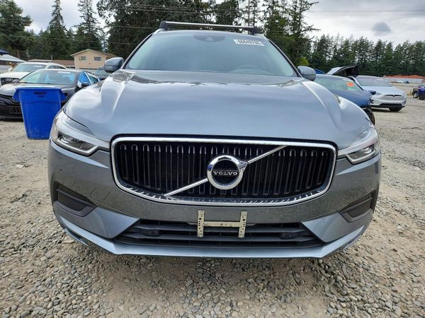 2018 VOLVO XC60 Momentum