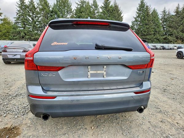 2018 VOLVO XC60 Momentum