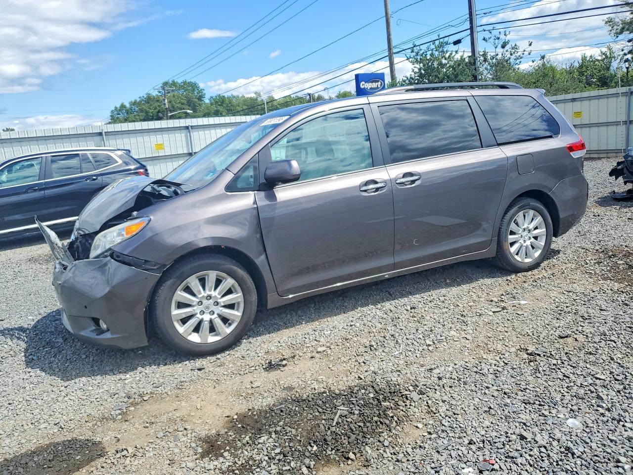 2012 TOYOTA SIENNA