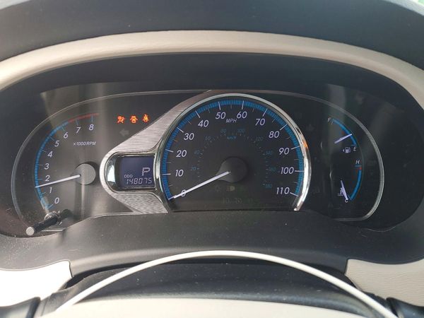 2012 TOYOTA SIENNA