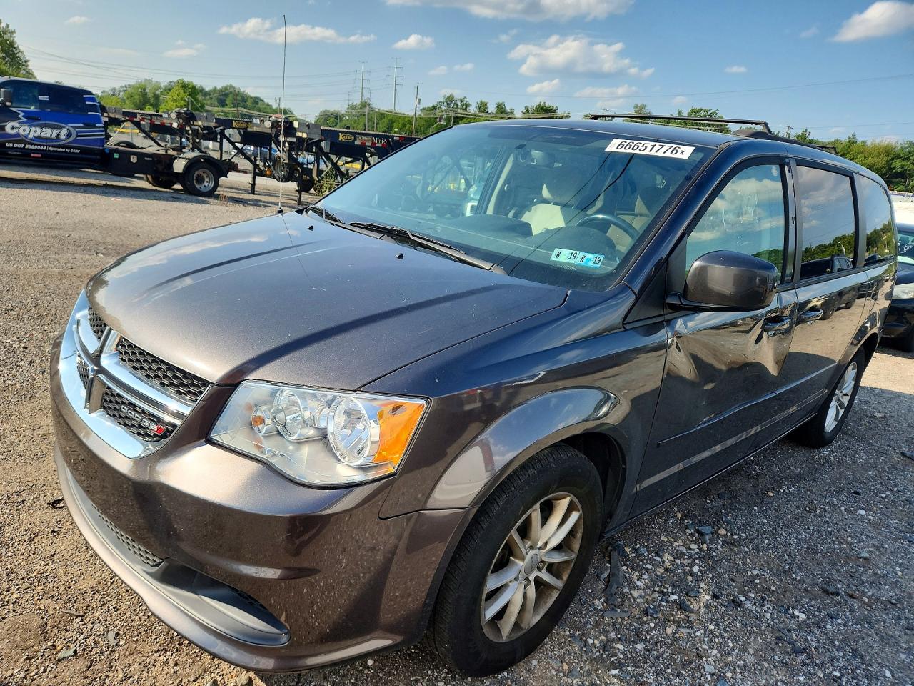 2015 DODGE CARAVAN SXT — Front 3/4