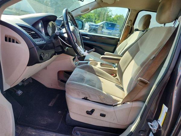 2015 DODGE CARAVAN SXT — DENT