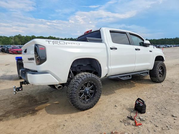 2016 TOYOTA TUNDRA