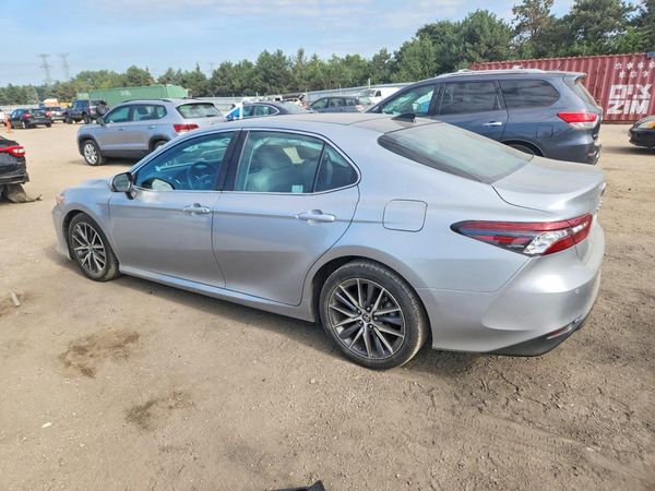2023 TOYOTA CAMRY XLE