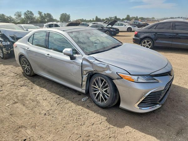 2023 TOYOTA CAMRY XLE