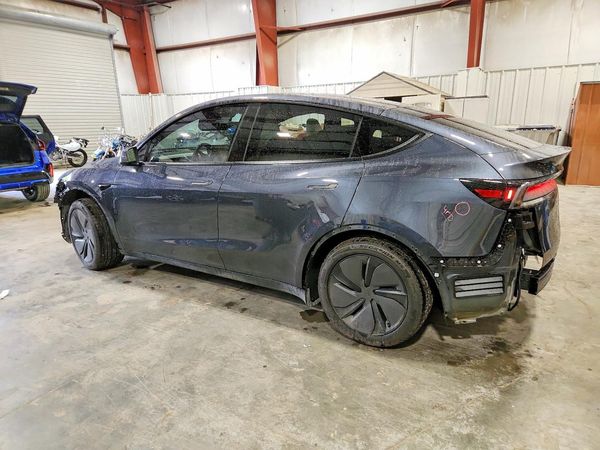 2026 TESLA MODEL Y