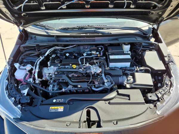 2026 TOYOTA COROLLA HA SE — Engine bay