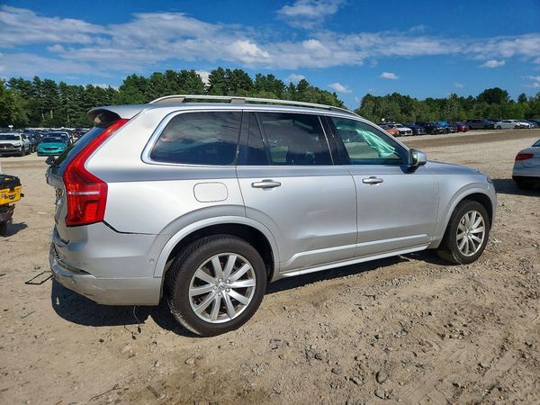 2018 VOLVO XC90 Momentum