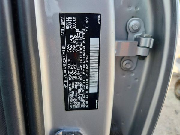 2018 VOLVO XC90 Momentum