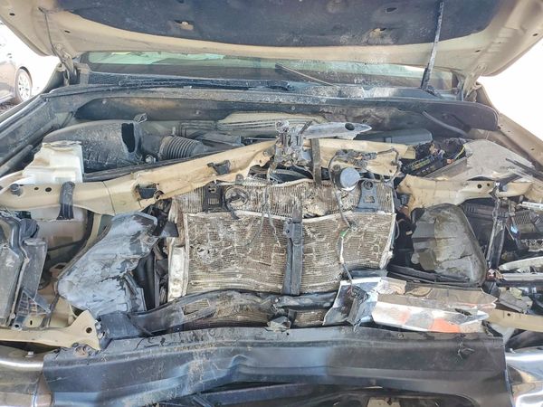 2020 TOYOTA TUNDRA SR5 Grade — Engine bay