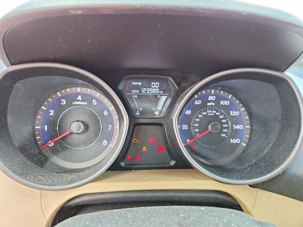 2013 HYUNDAI ELANTRA