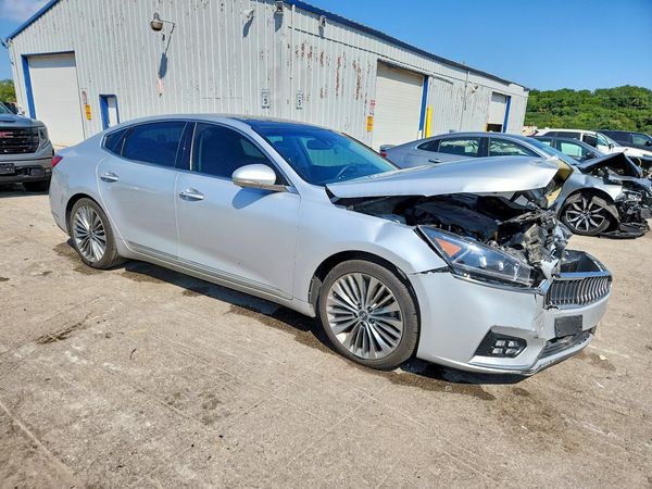 2018 KIA CADENZA