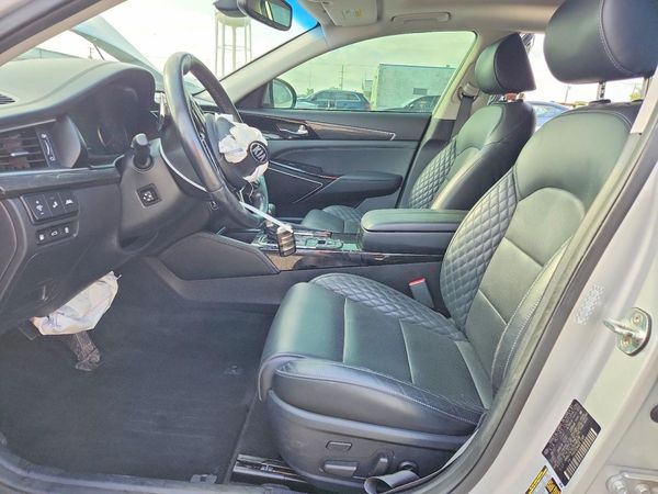 2018 KIA CADENZA
