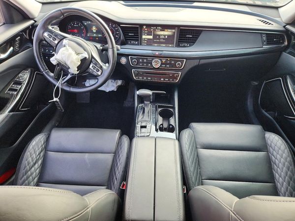 2018 KIA CADENZA
