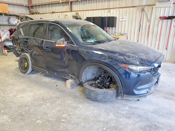 2017 MAZDA CX-5 Touring — Passenger 3/4
