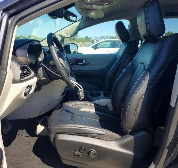 2021 CHRYSLER VOYAGER LXI