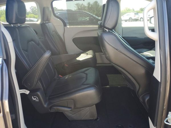2021 CHRYSLER VOYAGER LXI