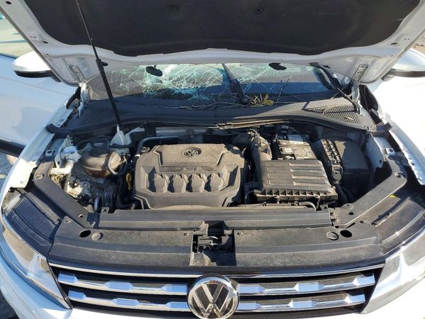 2018 VOLKSWAGEN TIGUAN SE, SEL