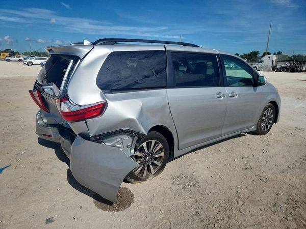 2019 TOYOTA SIENNA