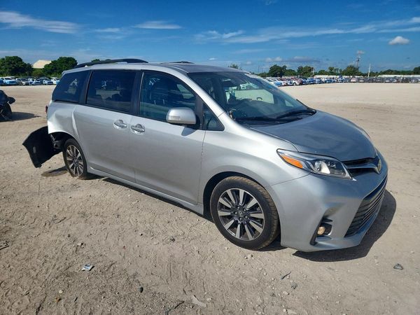 2019 TOYOTA SIENNA
