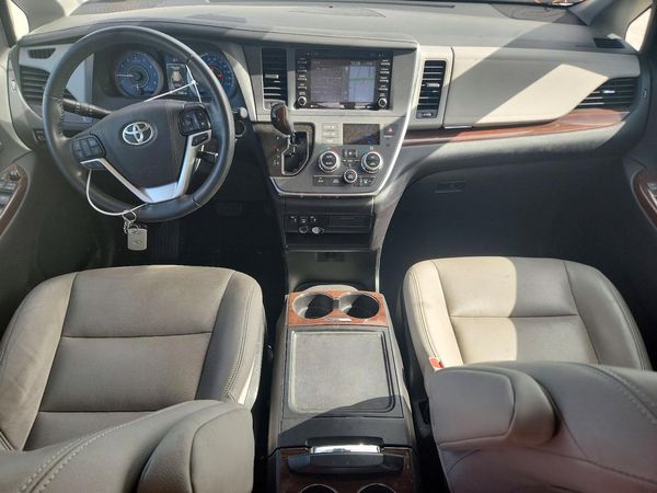 2019 TOYOTA SIENNA
