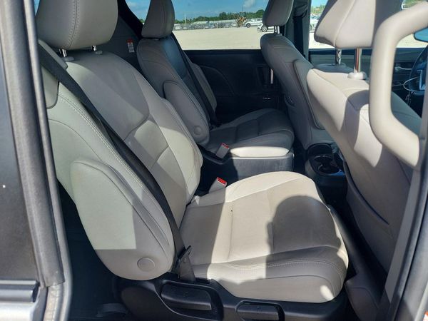 2019 TOYOTA SIENNA