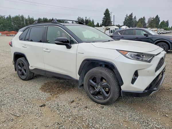 2019 TOYOTA RAV4 XSE HV 4WD — Passenger 3/4
