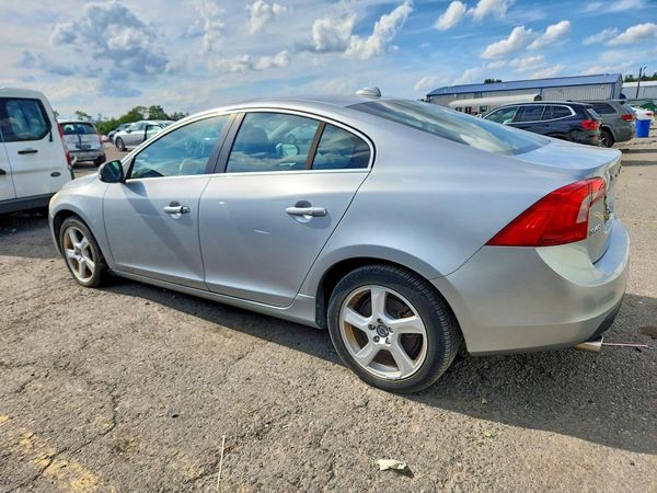 2013 VOLVO S60
