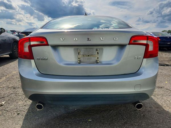 2013 VOLVO S60