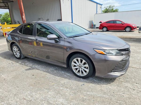 2018 TOYOTA CAMRY L/LE/SE/XLE — Passenger 3/4