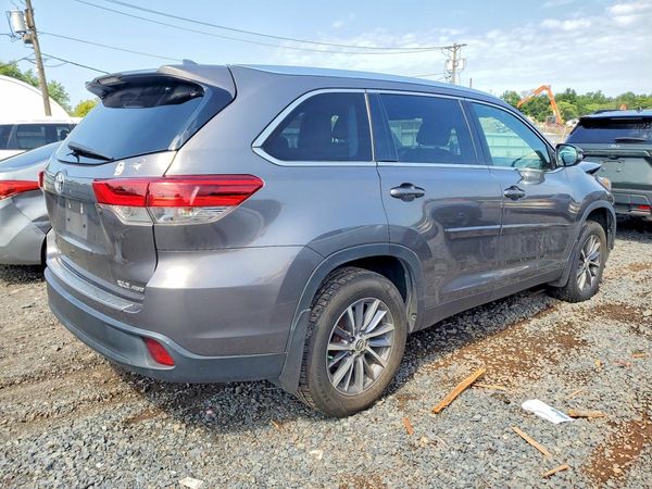 2019 TOYOTA HIGHLANDER