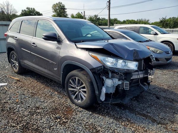 2019 TOYOTA HIGHLANDER